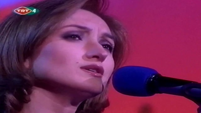 Çiğdem Yarkın / Gurbet o kadar acı ki ne varsa içimde