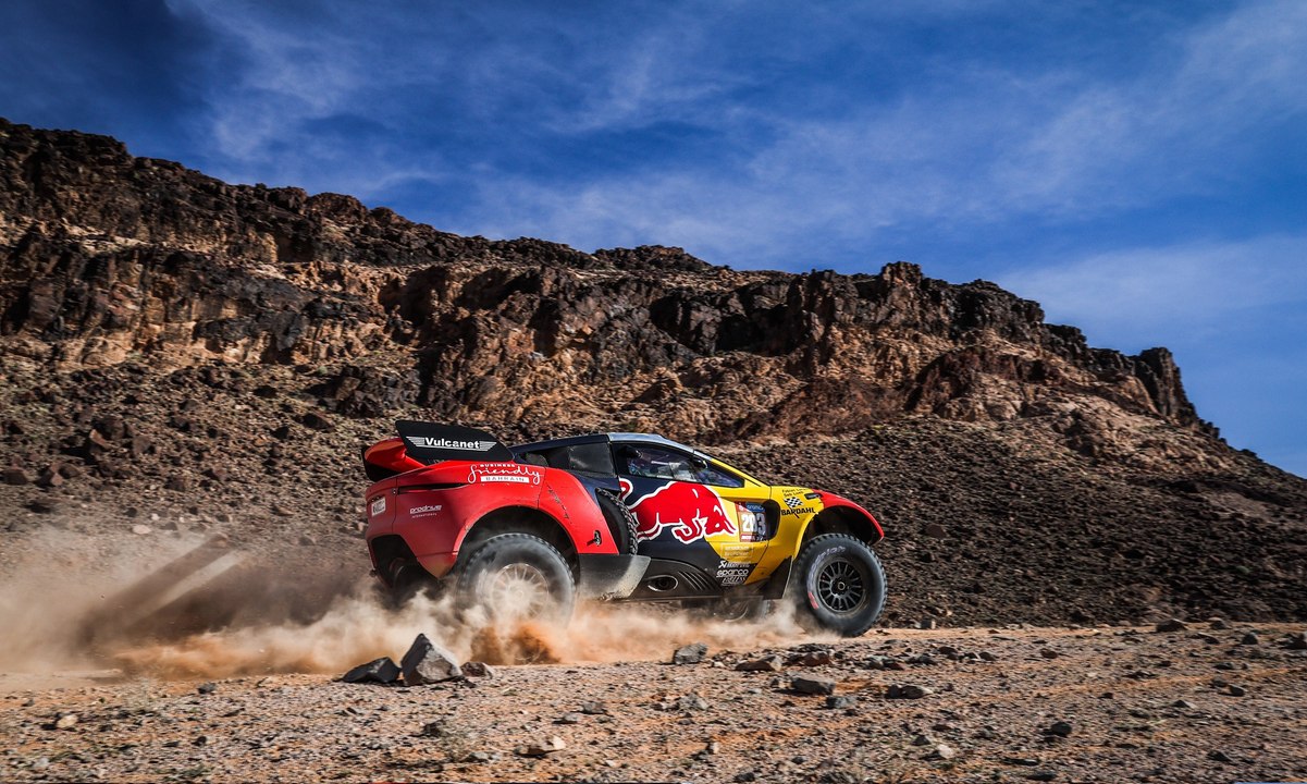 الفرنسي سيباستيان لوب يفوز بالمرحلة التاسعة من رالي داكار