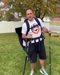 Un père américain construit une charrette ingénieuse pour sa fille atteinte de troubles de la motricité