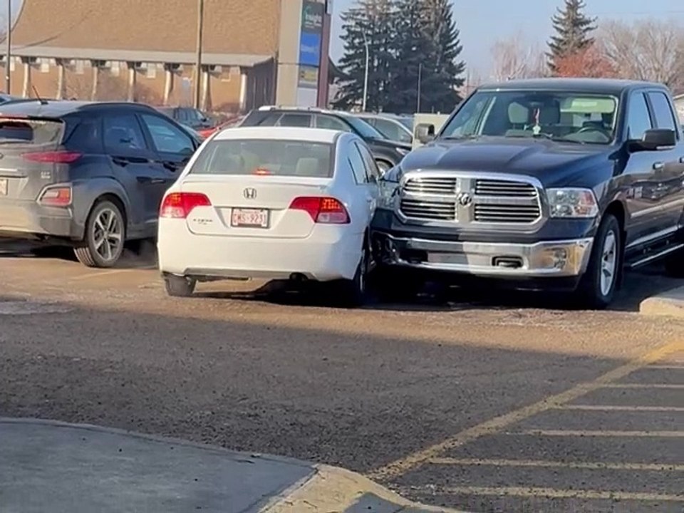Driver Does a Terrible Job Parking