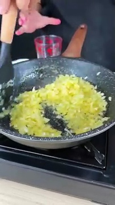 With 3 potatoes I can make these potato rings, they look crispy and delicious