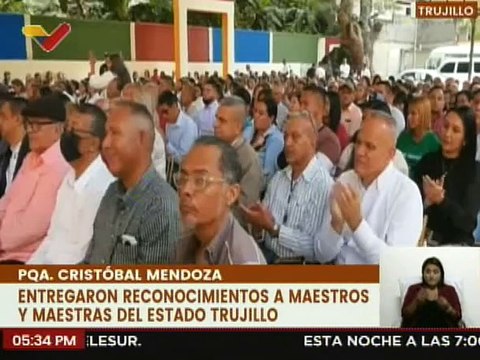Celebran el día del maestro en el estado Trujillo y entregan reconocimientos a los docentes
