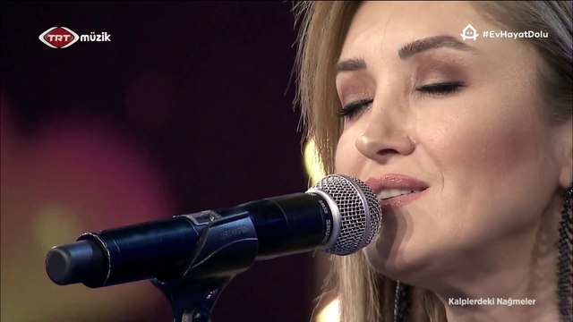 Çiğdem Yarkın / Gönlüm yaralı bilmiyorum yar bana n'oldu