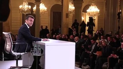 Macron apresenta plano baseado na 'ordem' para impulsionar seu mandato