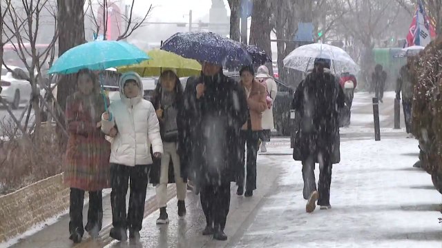 [날씨] 전국 비·눈 , 퇴근길 미끄럼 유의...내일 영동에 대설 / YTN