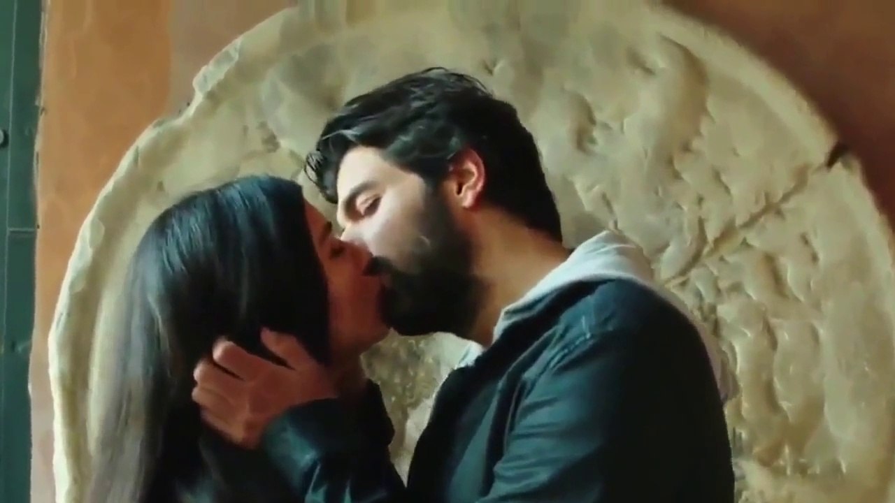 اغنية رومانسية قصه حبنا حبيت عمر واليف