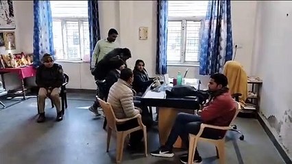 Скачать видео: किशनगढ़ बास थाने में एसीबी की कार्रवाई, एएसआई व दलाल गिरफ्तार