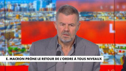 Скачать видео: Eric Naulleau : «C'est un président des intentions et pas des actes»