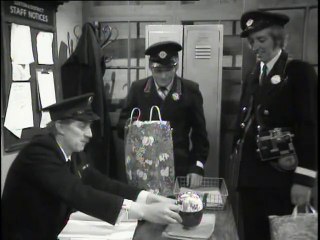 On The Buses S4 ep5 Christmas duty