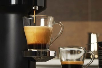 Voici la meilleure machine à café avec broyeur en 2024, selon des experts