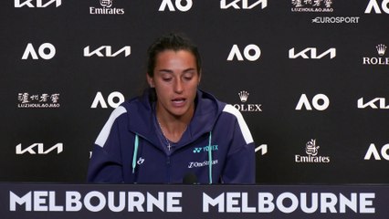 Video herunterladen: Caroline Garcia en larmes : Je ne sais pas pourquoi je me mets dans des états pareil...