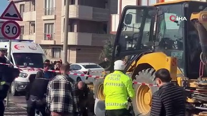 İş makinesının altında kalan bebek hayatını kaybetti