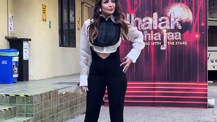 Malaika Arora shows bossy look in black and white outfit and Fans are in Love
