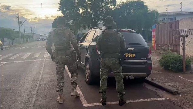 Operação conjuta da PRF e PM apreende veículo com 625 quilos de maconha em Goioerê