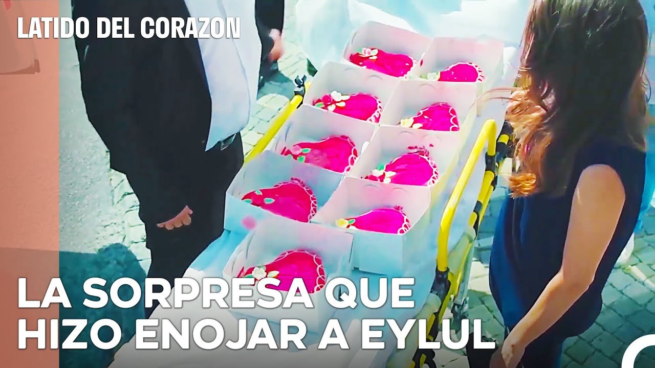 Gran Reacción Ante La Sorpresa Del Pastel De Corazón - Latido Del Corazon