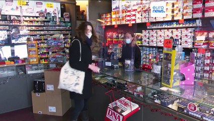 Le nombre des fumeurs en baisse, l'industrie résiste