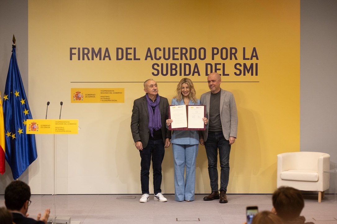 Así ha sellado Yolanda Díaz la subida del SMI con los sindicatos