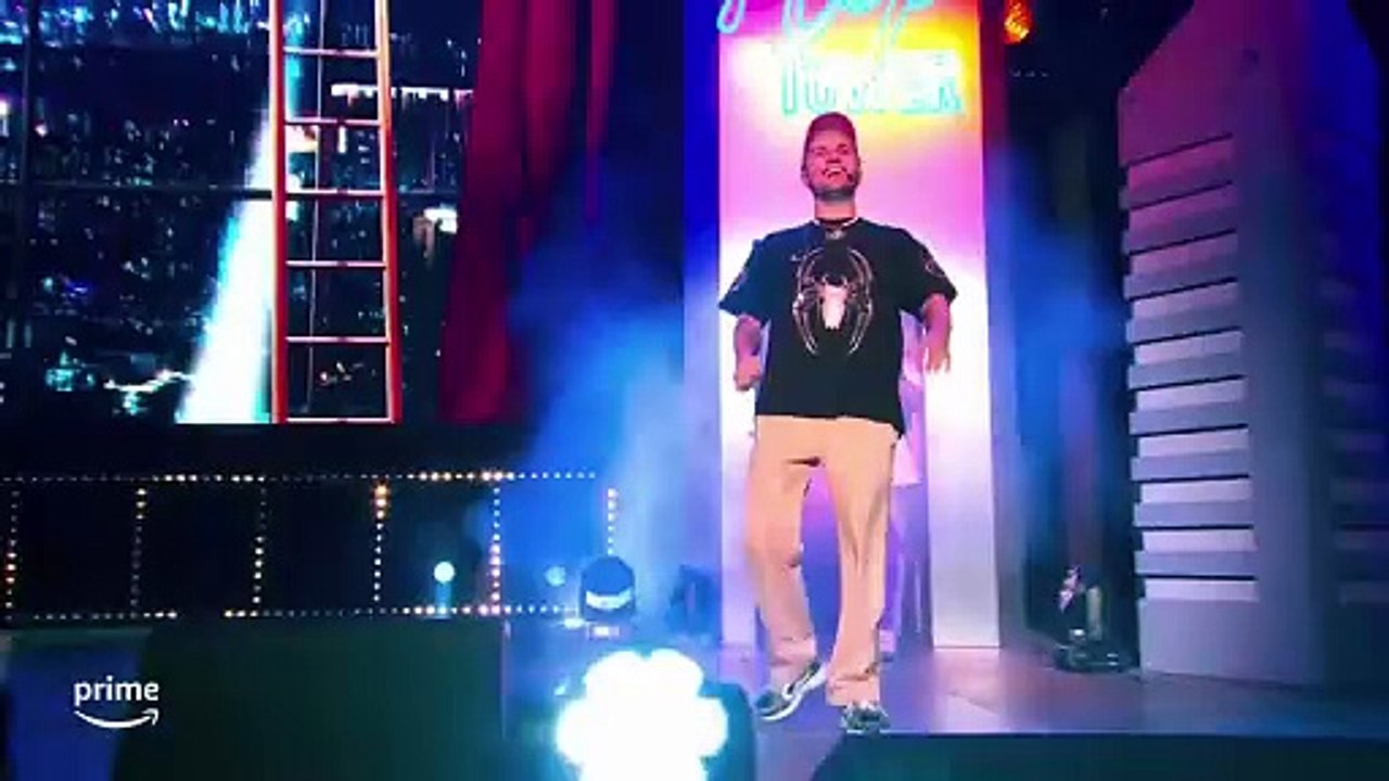 Réalisée par un de ses proches, la série documentaire "Merci internet" , diffusée sur Amazon Prime Video, retrace la folle ascension de Squeezie, bientôt 28 ans et presque 19 millions d'abonnés