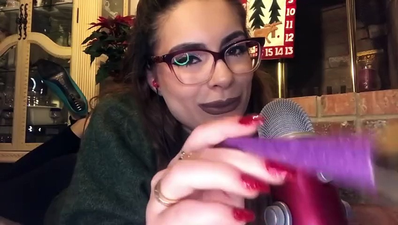 French ASMR Mouth Sounds & Triggers (French Whispers & Brushing)_HIGH