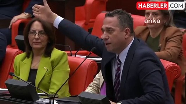 CHP Grup Başkanvekili Ali Mahir Başarır, AKP Grup Başkanvekili Leyla Şahin Usta ile yaşanan bayrak tartışmasını eleştirdi