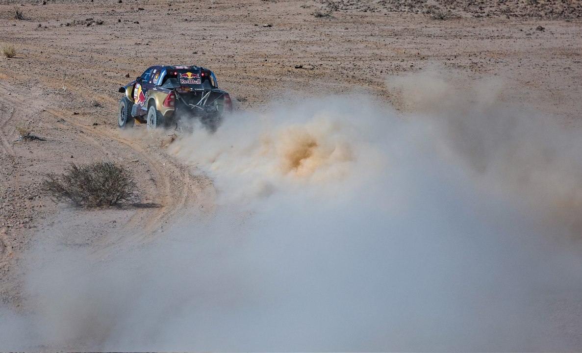 الفرنسي شيشري يفوز بالمرحلة العاشرة من رالي داكار