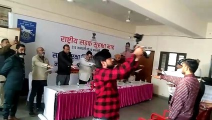 सडक़ सुरक्षा माह : 294 वाहनों के काटे चालान, की समझाइश ... देखे वीडियो....