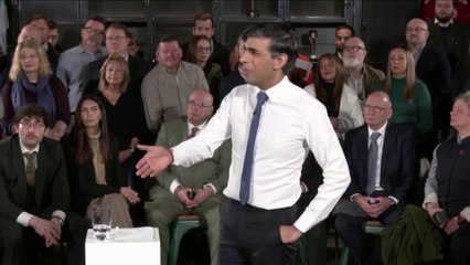 خطة تهجير طالبي اللجوء إلى رواندا تهدد الحكومة البريطانية مجددا