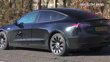 Tesla slash price of Model Y  and Model 3 Highland in China(360P)