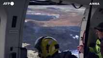 Islanda, la lava solidificata del vulcano a ridosso delle case di Grindavik