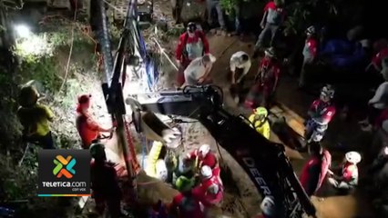 tn7-Cruzrojistas baja por pozo para extraer hombre que quedó atrapado-170124