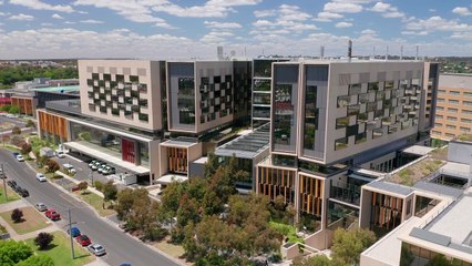 Midwives enticed to Bendigo with $12k sign-on bonuses