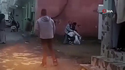 Bursa’da gürültü kavgasına tutuşan kızlar saç baş birbirine girdi