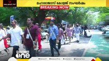 മഹാരാജാസ് കോളജിൽ സംഘർഷം: SFI പ്രതിഷേധംമഹാരാജാസ് കോളജിൽ സംഘർഷം: SFI പ്രതിഷേധം