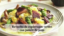 Revuelto de espárragos verdes con jamón de pato