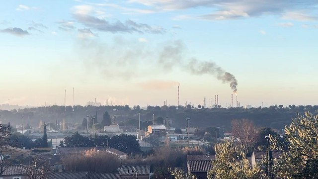 Un épisode de torche à Martigues Lavéra