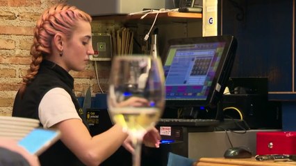 Las ventas del sector servicios moderan su crecimiento en noviembre al 0,5%