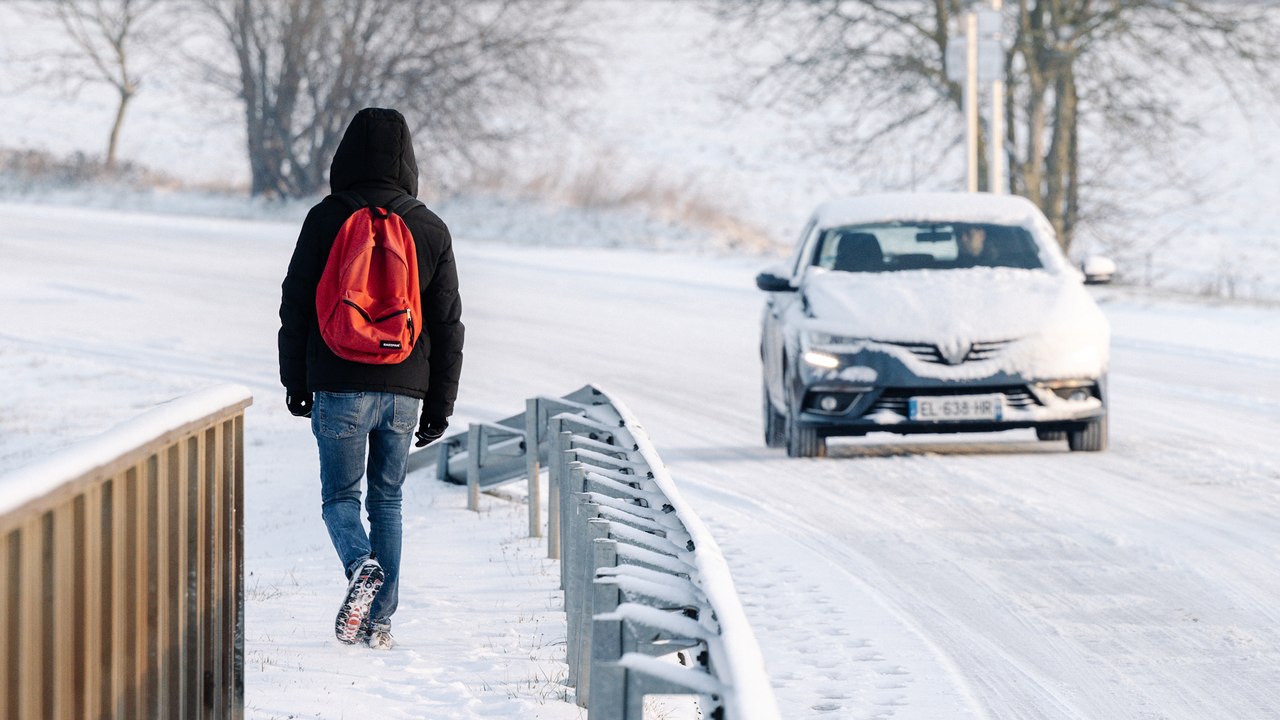 Neige et verglas : bouchons, galère dans les transports... le point sur la situation
