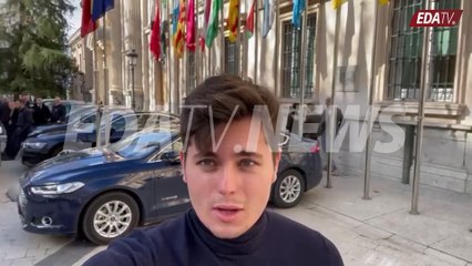 Sánchez llega al Senado con 67 coches