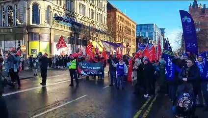 Strikers arrive at Belfast City Hall