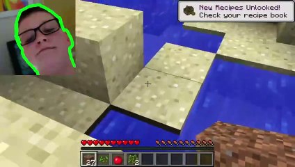 I BUILT AN DIRT HOUSE IN MINECRAFT!