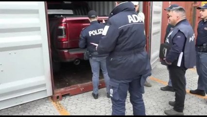 Gioia Tauro, sequestrate 251 auto di lusso rubate: valgono 22 milioni