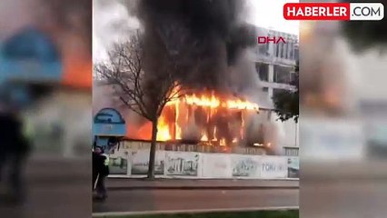 İSTANBUL-ATAŞEHİR'DE İŞÇİLERİN KALDIGI KONTEYNERDE YANGIN - 1