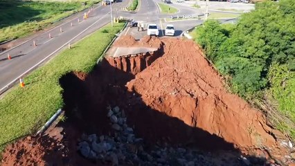 PR-323: trecho da cratera interditado na noite desta quarta está liberado e segue no sistema ‘pare e siga’