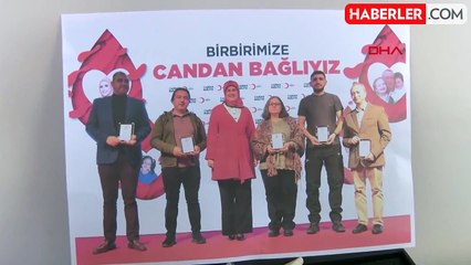 Kızılay'a 94 Kez Kan Bağışında Bulunan Emekliye Plaket Verildi