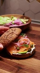 ساندوتش  فى  دقيقه دقيقه