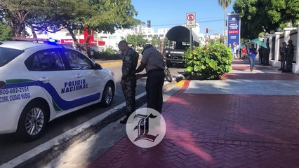 Ministerio de Educación militarizado ante amenaza de protesta