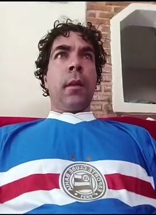 Torcedor acusado de ofensas racistas a fotógrafa da FBF quebra o silêncio; veja o que ele disse