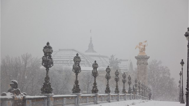 Neige, verglas et transports bloqués : à quoi faut-il s’attendre pour les prochains jours ?