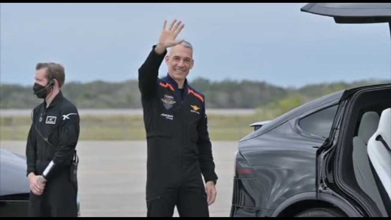 Spazio, Villadei e i colleghi d'equipaggio della missione Ax-3 pronti al lancio