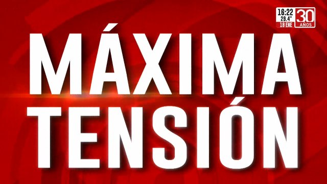 Policías se encadenaron pidiendo aumento de sueldo y jubilaciones